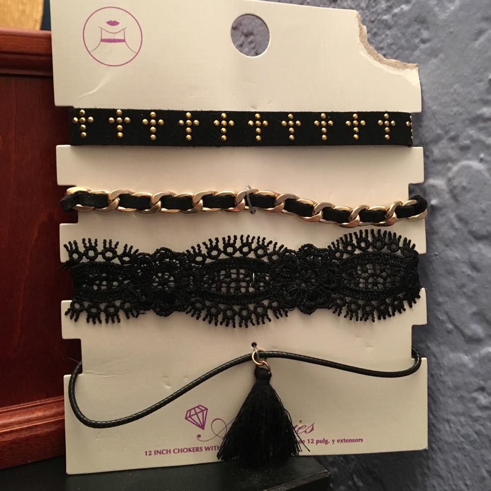 Black choker set